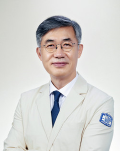 가톨릭대 의무부총장 겸 의료원장 이화성 교수